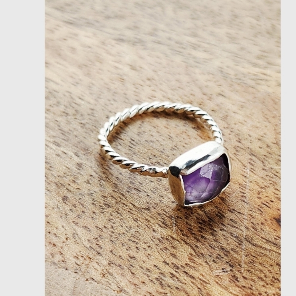AMETHYS SOLITARY RING HANDMADE IN STERLING SILVER WOMENS SIZE 7